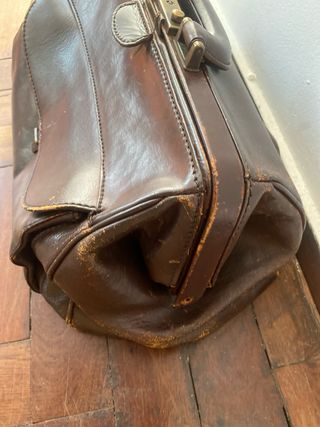 Mala de médico vintage em pele castanha