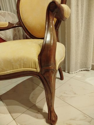 Sillón clásico madera y tela