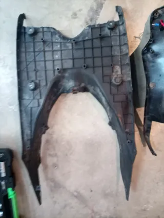 Contraescudo y suelo Jog recortado