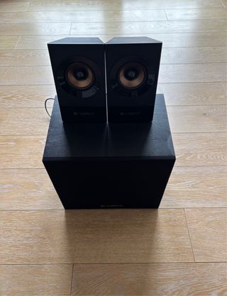 Altavoces Logitech Negros