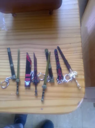 Lote espadas japonesas y fundas réplicas
