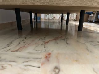 Colchón viscoelástico y muelles, con somier