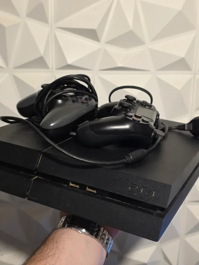 PS4 500GB + 2 Mandos + 6 Juegos