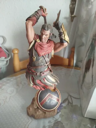Lote Assassin's Creed Odyssey Figuras y Lanza