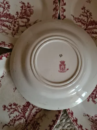 Plato llano Gien Chardons rojo