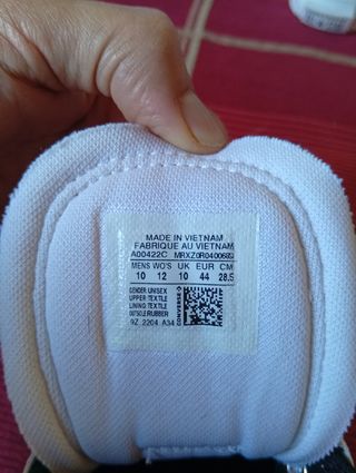 Converse "Far from Chuck"