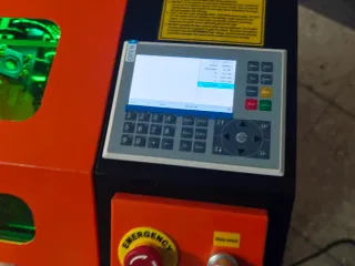 Nuevo Cortadora / Grabadora Láser CO2 50W 30x50cm