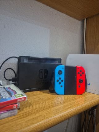 Nintendo Switch Azul/Rojo +juego Mario RPG