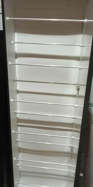 Zapatero alto con espejo