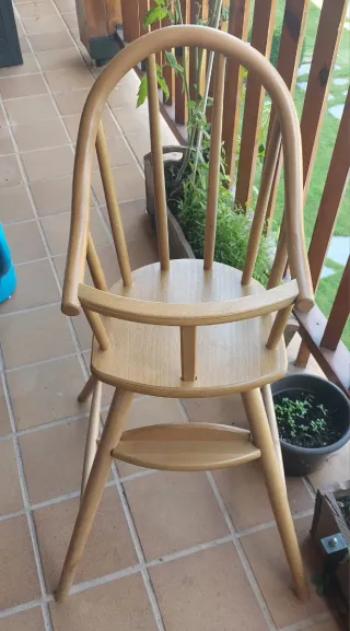 Trona de madera para bebé