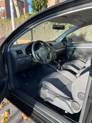 Volkswagen Golf 2004