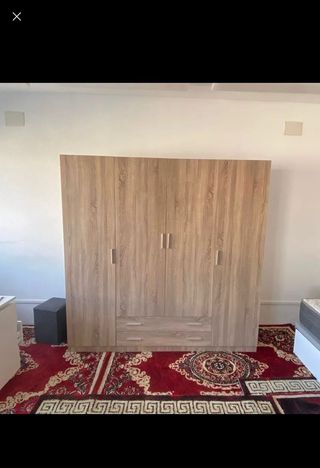 Armario de madera color beige/marrón