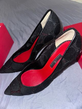 Zapatos de tacón Carolina Herrera negros