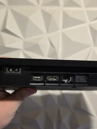 PS4 1TB + Mando + 8 Juegos