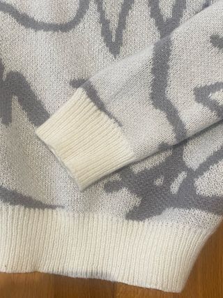 Jersey gris estampado abstracto oversize – estilo