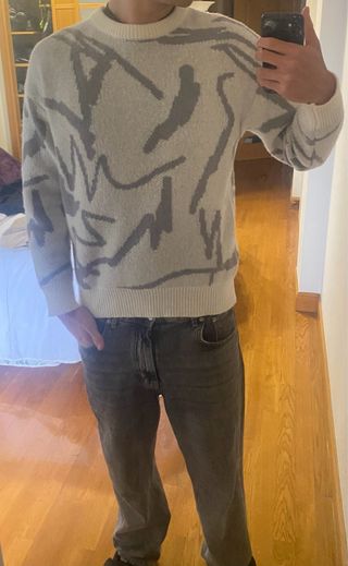 Jersey gris estampado abstracto oversize – estilo