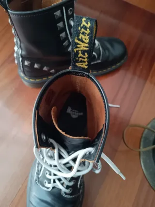 Botas Dr. Martens Negras Tachuelas