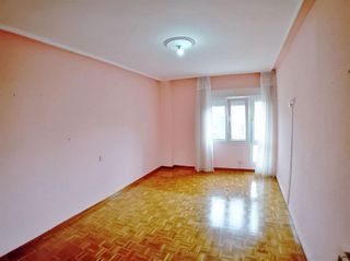 Piso en alquiler en Centro en Gijón