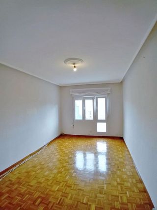 Piso en alquiler en Centro en Gijón