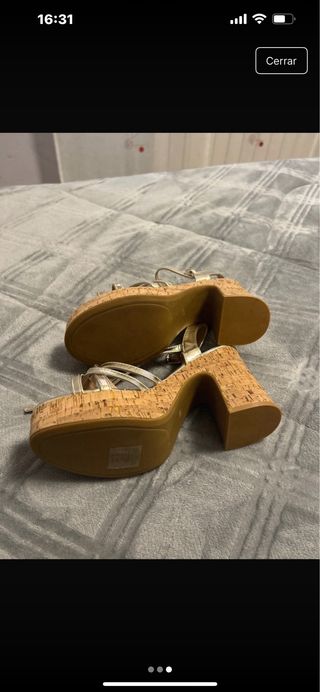 Sandalias doradas plataforma