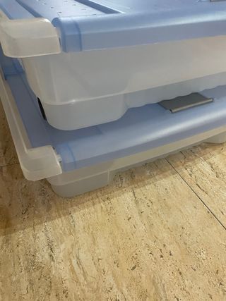 Caja de almacenaje transparente azul