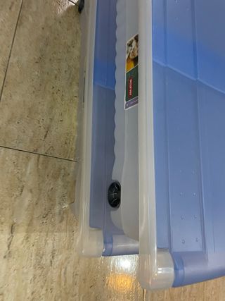 Caja de almacenaje transparente azul