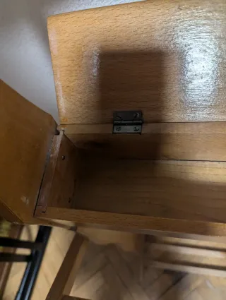 Galán de noche madera maciza vintage. Perchero