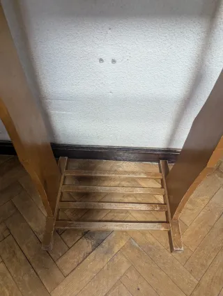 Galán de noche madera maciza vintage. Perchero