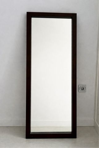 Conjunto de cómoda madera y espejo de color wengué