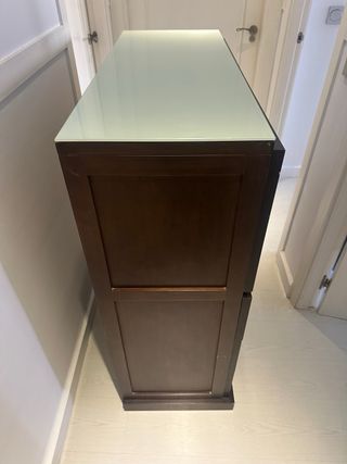 Conjunto de cómoda madera y espejo de color wengué