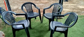 Mesa y sillas de camping de plástico