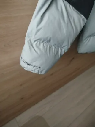 Cazadora Nike Air Max Gris y Negra