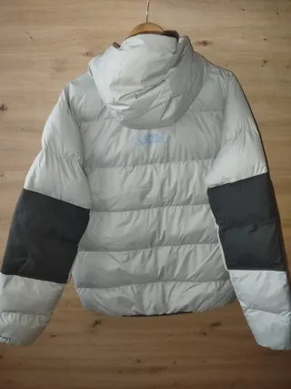 Cazadora Nike Air Max Gris y Negra