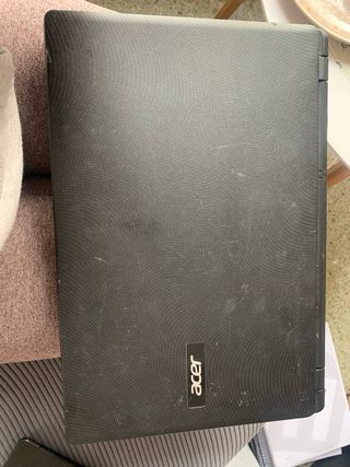 Portátil Acer Negro con Linux