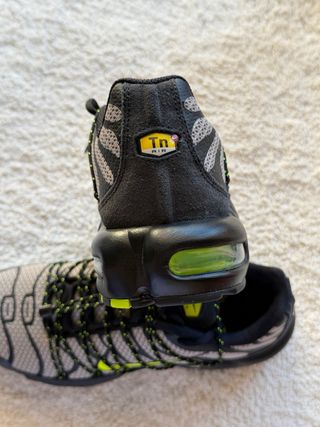 Nike Air Max Plus TN Utility Gris Volt