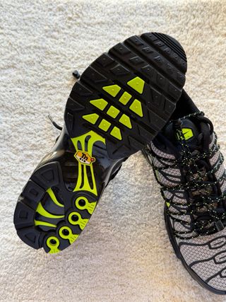 Nike Air Max Plus TN Utility Gris Volt