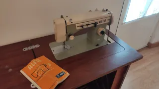 Máquina de coser Alfa 482 (años 70)