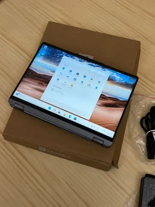 Portátil gris/plateado