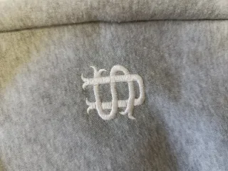 Pantalón deportivo Suvene gris