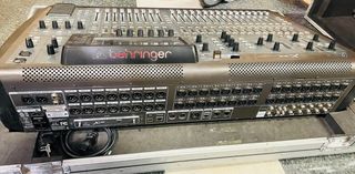 Mesa de Sonido Behringer X32