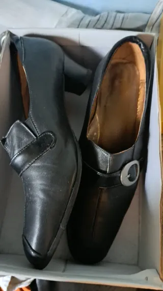 Zapatos de tacón negros para mujer