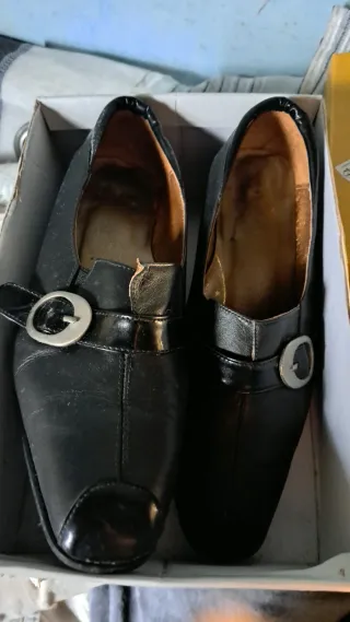 Zapatos de tacón negros para mujer