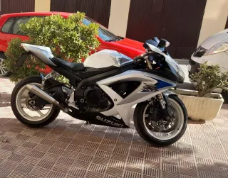 Suzuki GSXR K8 Plata