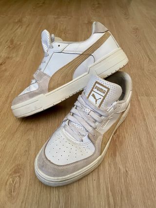 Zapatillas Puma Beige y Blancas