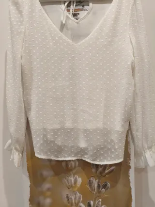 Blusa Springfield volantes lunares blanca gasa