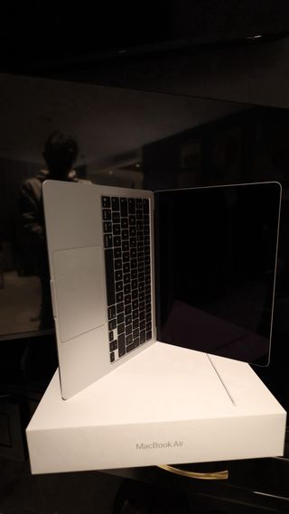 MacBook Air M4 16GB Plata