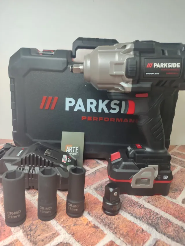 Atornillador de impacto Parkside 1356Nm