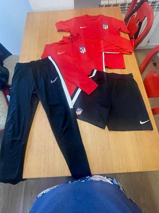 Ropa entrenamiento niño Atlético de Madrid