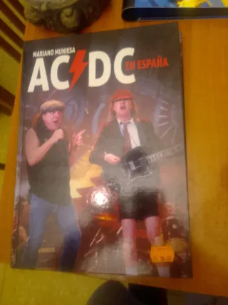 Libro AC/DC en España hay 2