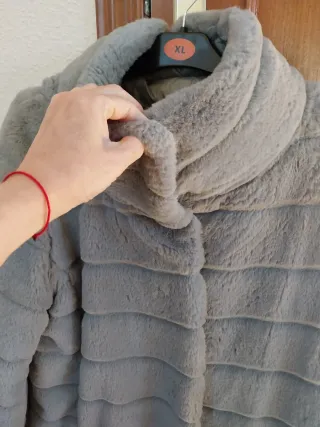 Chaqueta de pelo gris